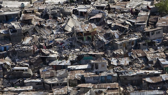 A poor neighbourhood shows the damage after an earthquake measuring 7 plus on the Richter scale rocked Port au Prince, Haiti, in January 2009. Author: UN Photo/Logan Abassi United Nations Development Programme (CC BY 2.0)