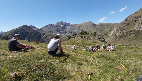 Expedición en las montañas de Andorra. Crédito: EarthWatch Institute.