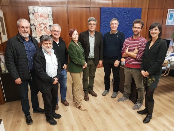 D'esquerra a dreta Fernando Garcia del Pino del BABVE-UAB, Paco Lloret del CREAF. Josep Peñuelas del CREAF, Margarita Arboix rectora de la UAB, Joan Pino, director del CREAF, Xavier Gabarrell, director de l'ICTA. Jordi Martínez Vilalta, del CREAF i Anna Ramon, del CREAF.