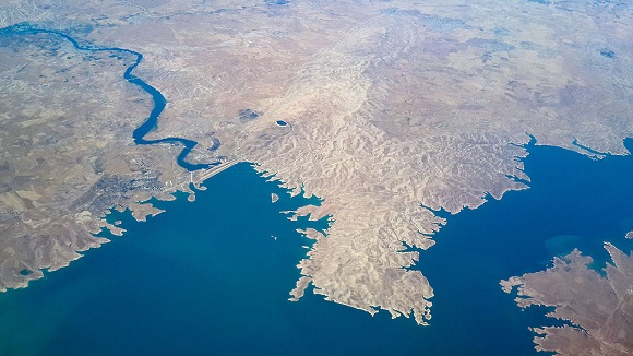 Aerial_view_of_Mosul_Dam