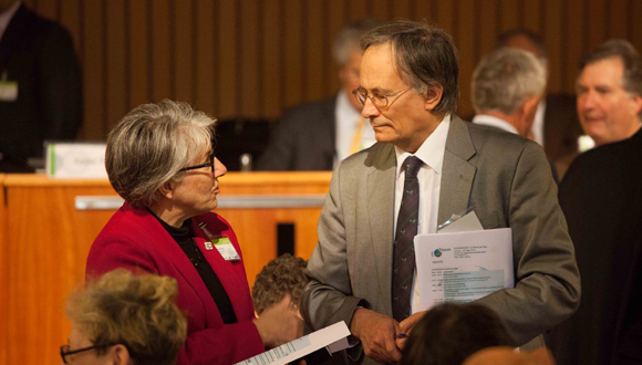 Exchange of views during the GEPW7. Photo: Abel Pau. 