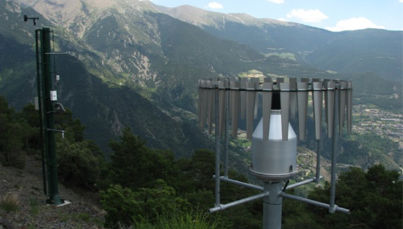 Estació meterològica situada en Aixàs, al sud d'Andorra, a 1600 m d'altitud. Foto: CENMA-IEA.