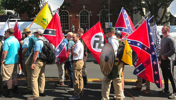 Manifestació feixista amb simbologia nazi als Estats Units d'América. Foto: Anthony Crider CC BY 2.0.