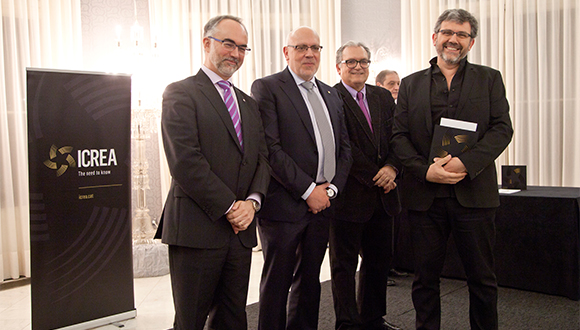 D'esquerra a dreta: Arcadi Navarro, Jordi Baiget, Antonio Huerta i el guardonat Xavier Pons. Fotografia: ICREA