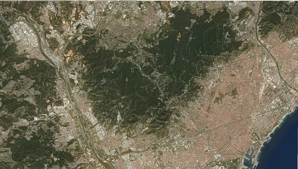 4.Natura confinada a escala regional: Collserola ( a dalt), els Tres Turons (al mig) i Montjuic (a baix). (Font: ICGC)