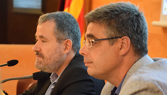 CREAF deputy director and EXOCAT project head Joan Pino (right), and the General Director of Environmental Policy for the Catalonian government Ferran Miralles (left), during the press conference announcing the project. Credit: Jose Luís Ordóñez