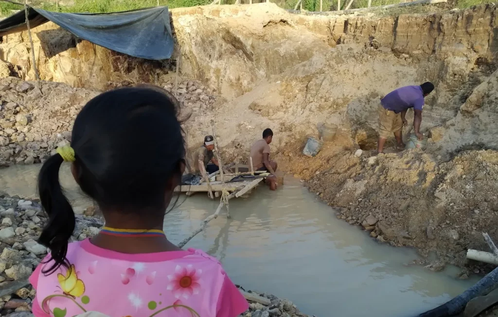 La mina "La Ganadería", pròxima a San Martín de Turumbán (Venezuela), deixa veure les seqüeles de l'extracció del mercuri. Fuente: Infoamazonia