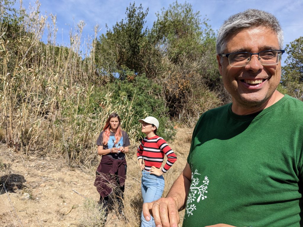 Participantes en una salida de campo al Parque de la Serralada Marina. Fuente: Florencia Florido.