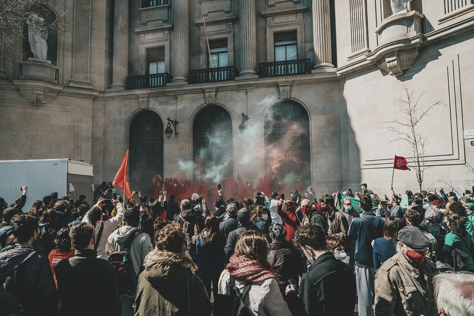 Hay en el mundo un cambio bastante acelerado de las relaciones y afinidades. Foto: Dominio Público 