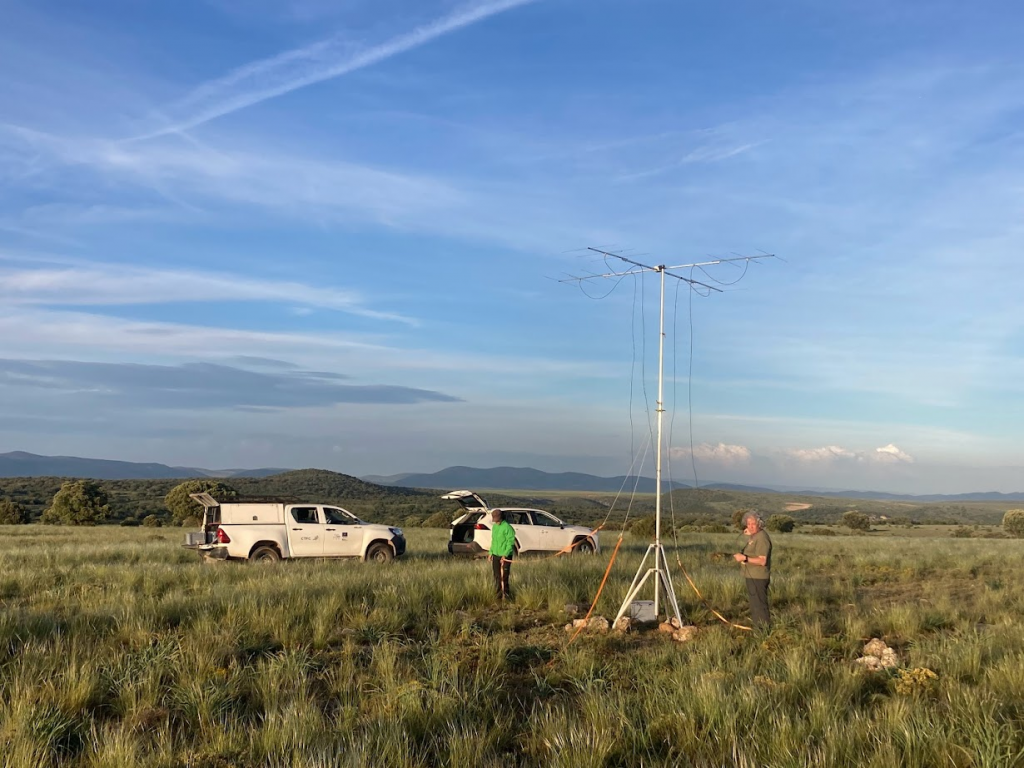 Telemetria automatitzada per detectar i fer seguiment de vida silvestre. Imatge: Gerard Bota (CTFC).